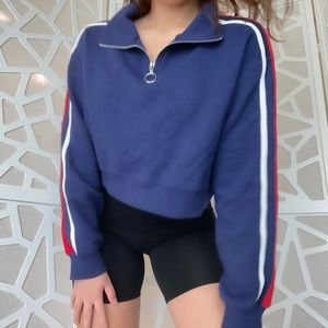 Cropped dark blue hoodie